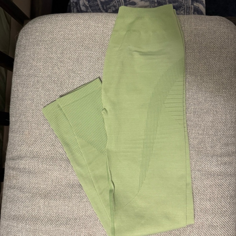 Alphalete Green Leggings